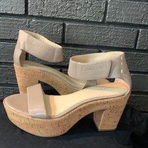 NWT Calvin Klein Taupe Patent Retro Chunky heel Clog Sandals Sz 6 1/2